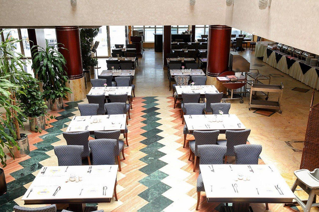 Al Bustan Hotel Sharjah Exterior photo