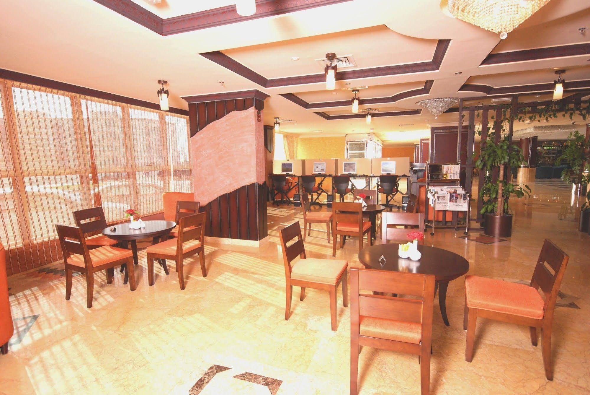 Al Bustan Hotel Sharjah Exterior photo